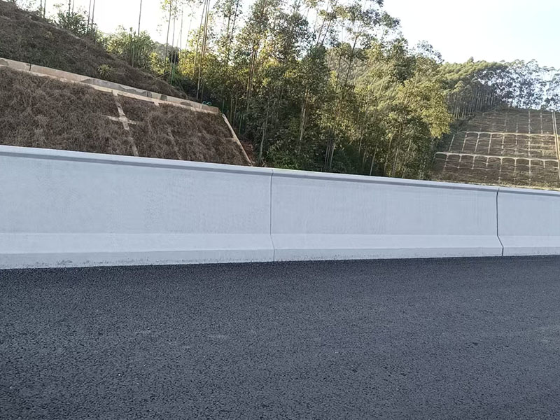 苍蓉高速--护栏效果