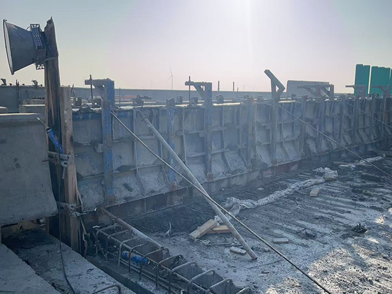 跨浩吉项目（襄阳G207国道）--护栏施工